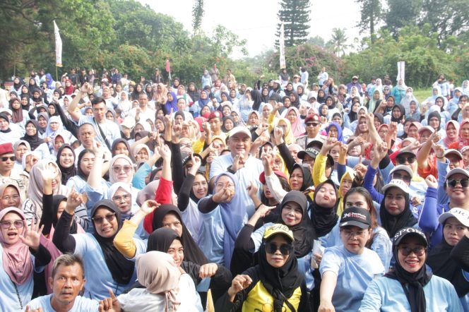 
					Ribuan Emak-Emak Histeris Karena Kehadiran Rudy Susmanto di Lapangan Tamansari