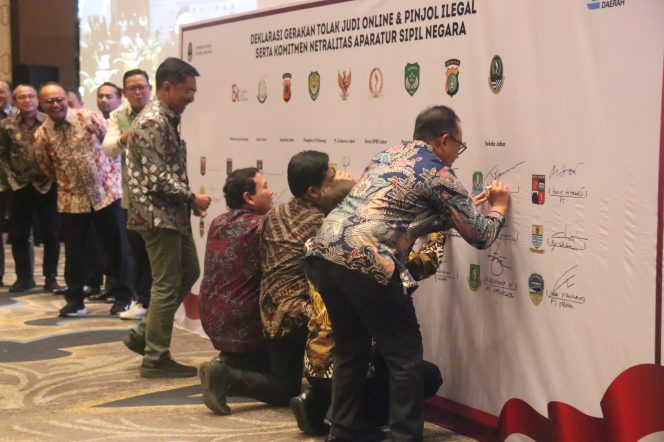 
					Komitmen Jabar Tolak Judi Online dan Pinjaman Online Ilegal