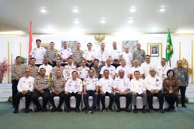 
					Strategi Atasi Kemacetan Puncak, Pj. Bupati Bogor dan Wamenhub Gelar Rakor