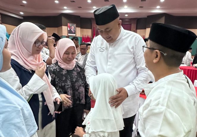 
					Open House Idul Fitri, Rudy Susmanto Ajak Warga Bangun Bogor Bersama