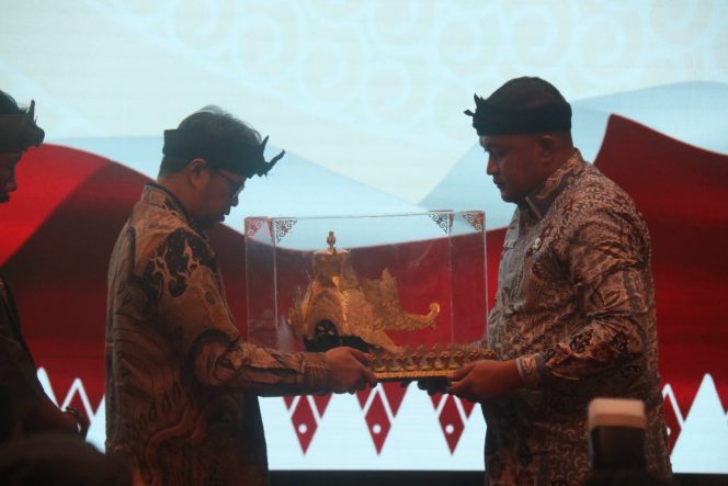 
					Rudy Susmanto Resmi Melepas Kirab Panji Mahkota Binokasih
