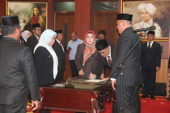 
					Bupati Bogor Melantik 25 Pejabat Baru, Komitmen pada Percepatan Pembangunan Daerah