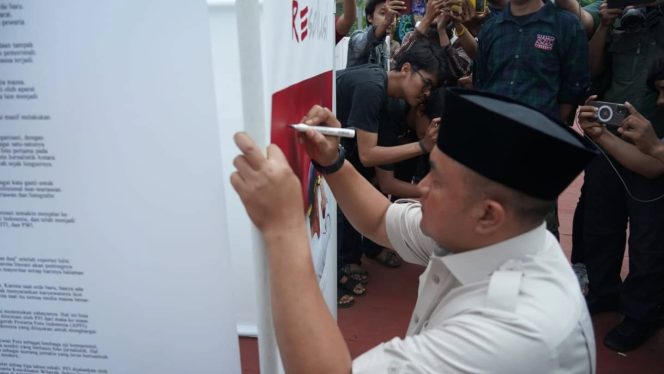
					PFI Bogor Hadirkan “Resolusi”, Rudy Susmanto Apresiasi Peran Pewarta Foto dalam Dokumentasi Pembangunan