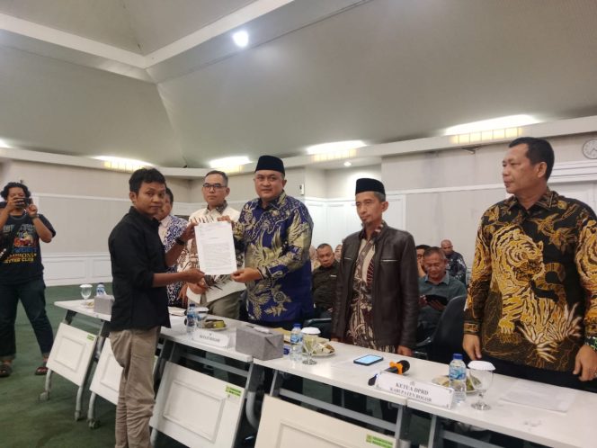 
					Bupati dan Jajaran Beserta Wakil Ketua DPRD Menerima Aspirasi NGO Bersatu Kabupaten Bogor
