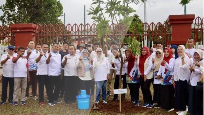 
					Pulihkan Pakansari Pasca Puting Beliung, DPRD Kab Bogor Tanam 1.000 Pohon
