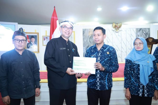 
					Pemkab Bogor Terapkan Labelisasi KPM Bantuan Sosial, Pastikan Penyaluran Tepat Sasaran