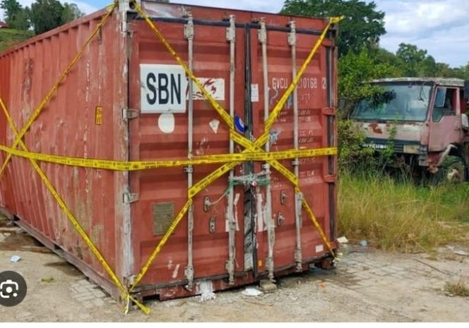 
					Investigasi Intrawin: Temuan Berulang Peredaran B3 Ilegal Di Kabupaten Buru, Desak Audit Bea Cukai Dan PT PELNI
