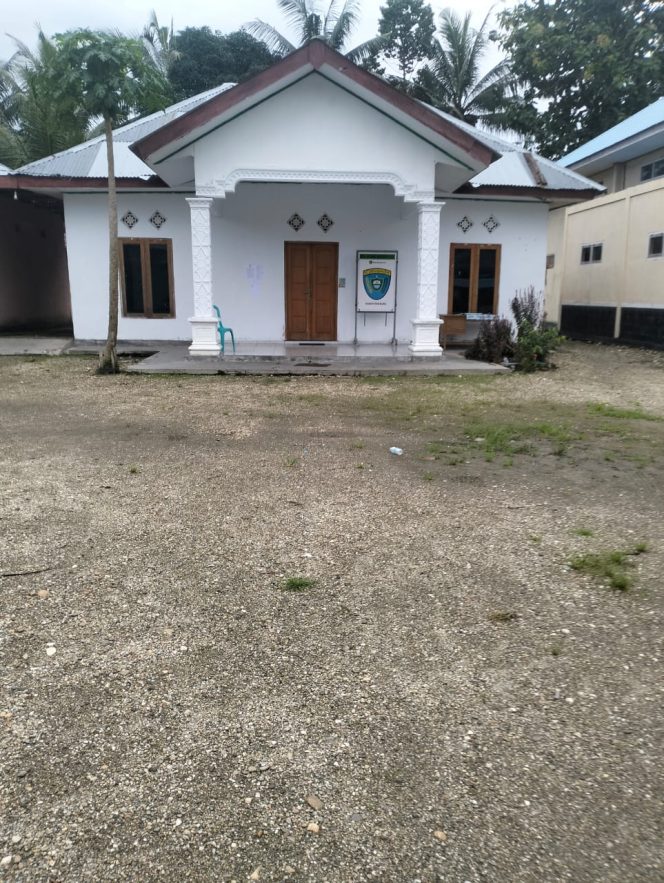 
					Diduga Diberhentikan Sepihak, Mantan Bendahara Desa Waigeren Tuntut Hak Gaji yang Ditahan