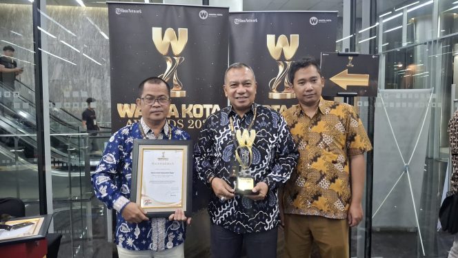 
					Bupati Bogor Rudy Susmanto Antar Kabupaten Bogor Raih Warta Kota Award 2026 atas Program Penciptaan Lapangan Kerja dan UMKM