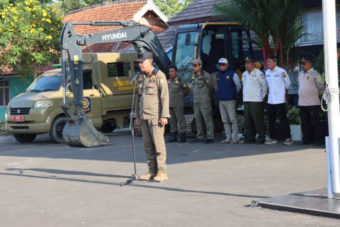 
					Atas Arahan Bupati Rudy Susmanto, Pemkab Bogor Tertibkan 103 Bangunan Liar dan PKL di Kawasan Ciseeng
