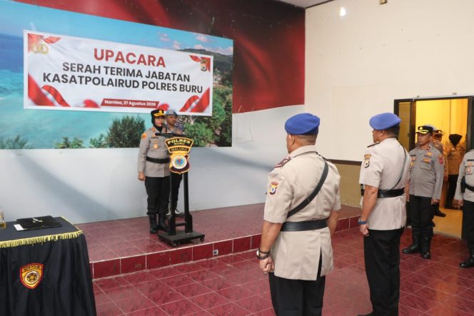 
					Kapolres Buru Pimpin Upacara Serah Terima Jabatan Kasat Polairud