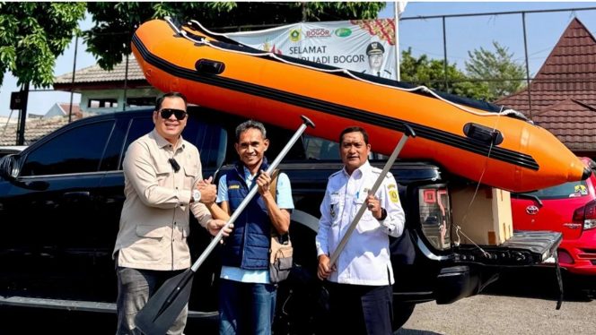 
					Respons Cepat Aspirasi Warga, Ipeck Gunakan Dana Pribadi untuk Bantu Penanganan Banjir di Cibinong